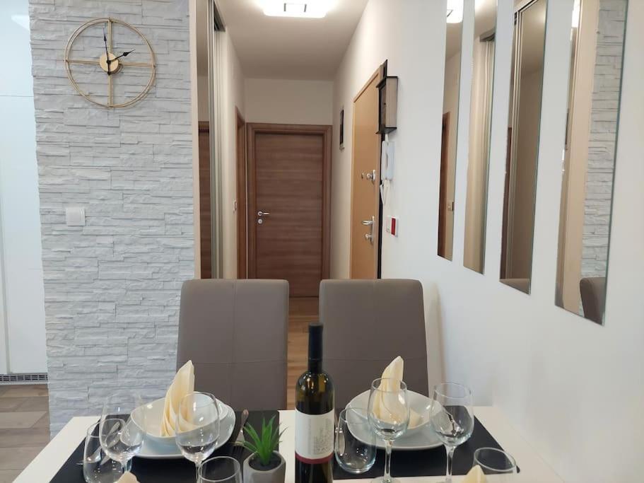 Valux Apartman Pula Ngoại thất bức ảnh