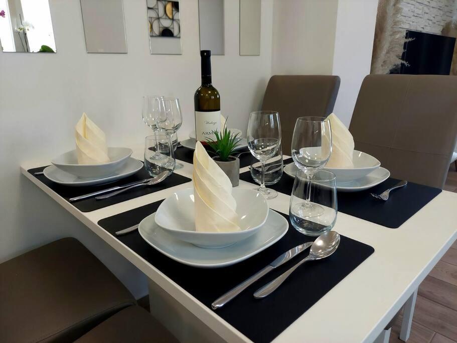 Valux Apartman Pula Ngoại thất bức ảnh
