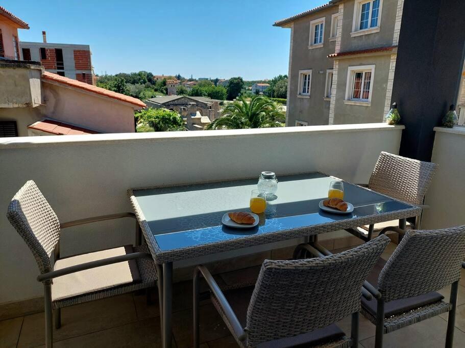 Valux Apartman Pula Ngoại thất bức ảnh